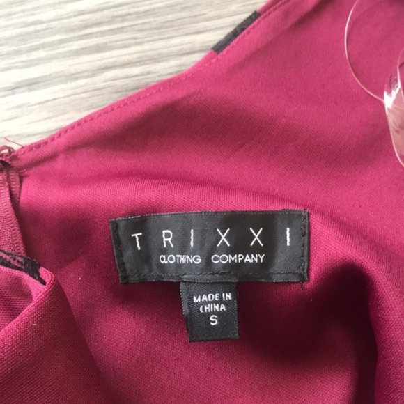 Francesca's | NWT Patrice Flocked Floral Dress - Picture 8 of 16